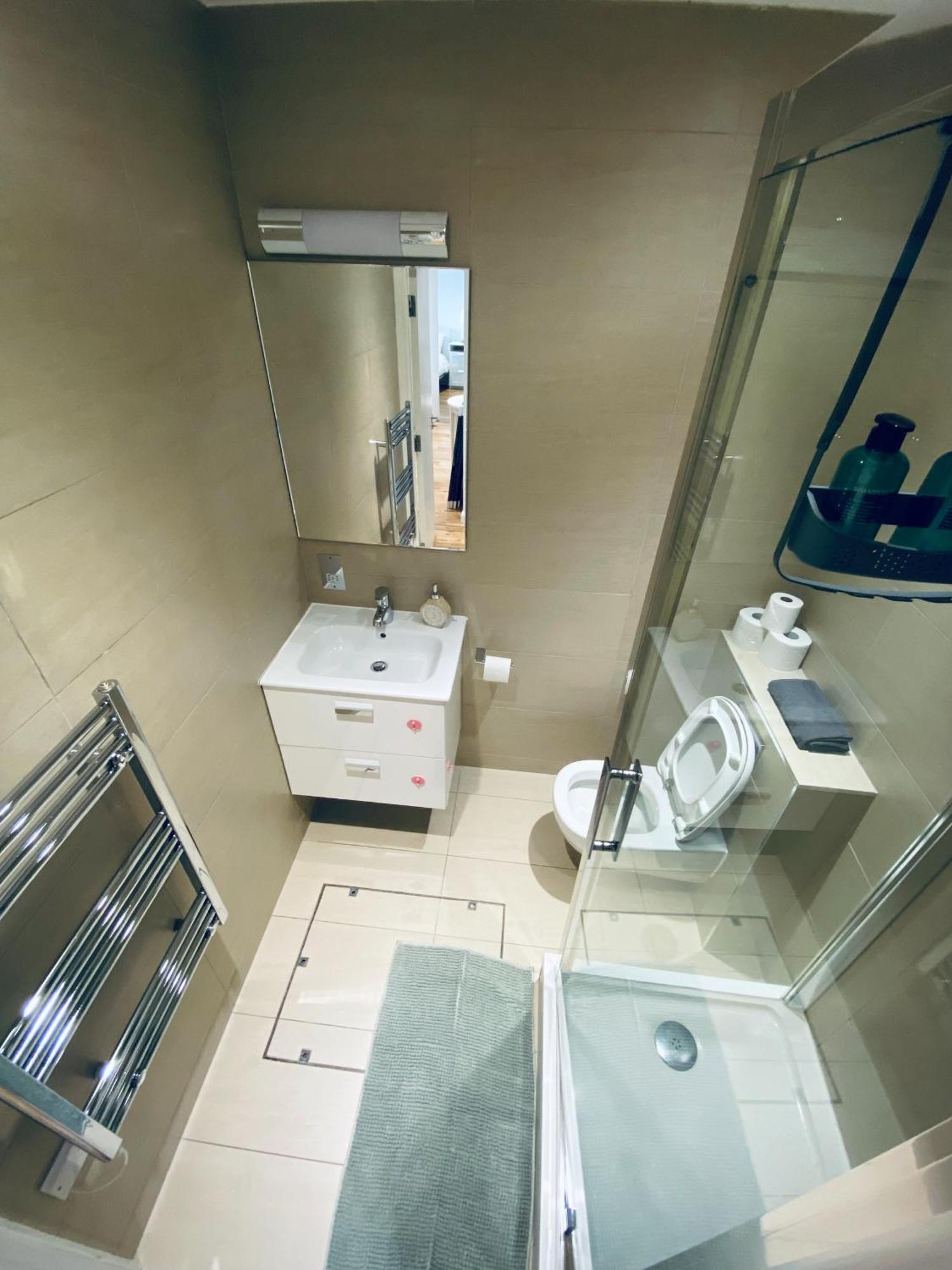 2 Bedroom Flat - 2 Bath - 15 Min Camden Town London Bagian luar foto