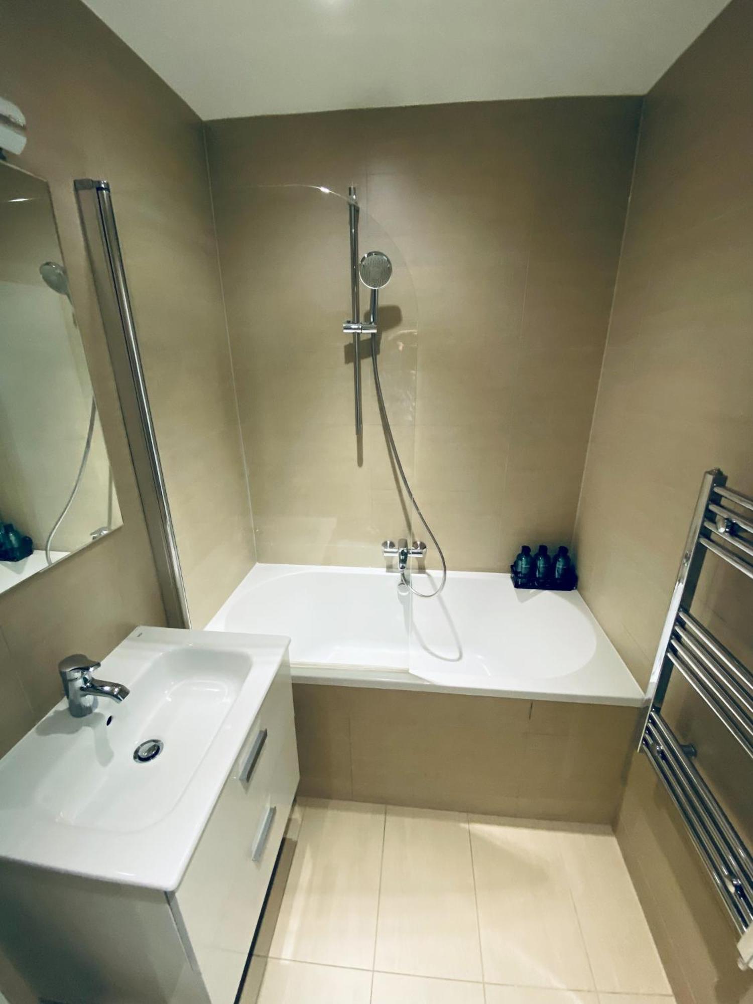 2 Bedroom Flat - 2 Bath - 15 Min Camden Town London Bagian luar foto