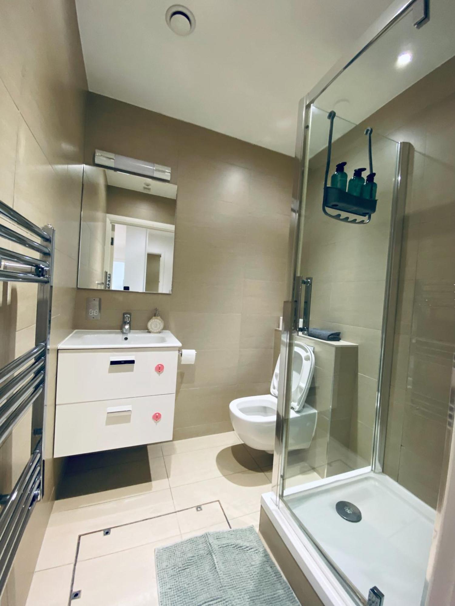 2 Bedroom Flat - 2 Bath - 15 Min Camden Town London Bagian luar foto